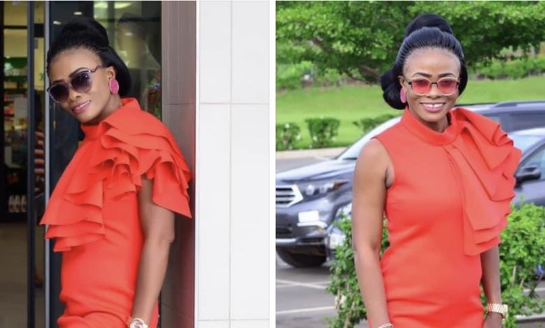 Diana Asamoah’s Outfit and pose sparks reactions on Facebook.