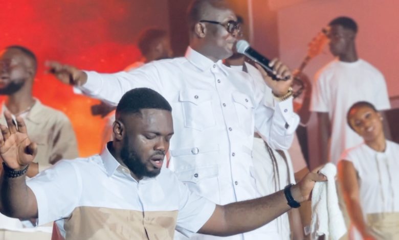 THE FATHER’S GIFT CONCERT: KOFI OWUSU PEPRAH AND HIS FATHER CREATES REMARKABLE MEMORY AT KUMASI EDITION 