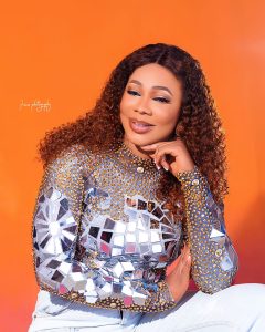 Cynthia Dennis Expresses Thankfulness In Her Latest Song “Eshe”